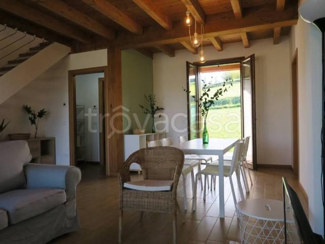 Villa a Schiera in affitto a Lesignano de' Bagni via Roma, arredato, giardino privato, box TrovaCasa
