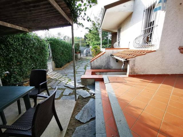 Villa a schiera in affitto a Pietrasanta