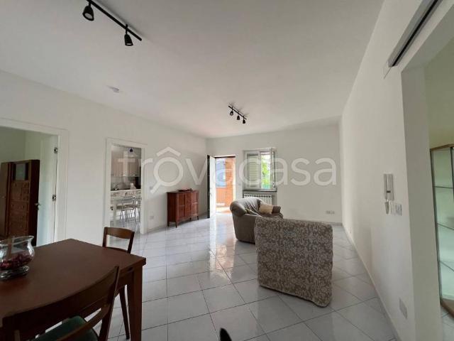 Villa a Schiera in affitto a Pozzuoli, non arredato/vuoto, giardino privato, posto auto TrovaCasa