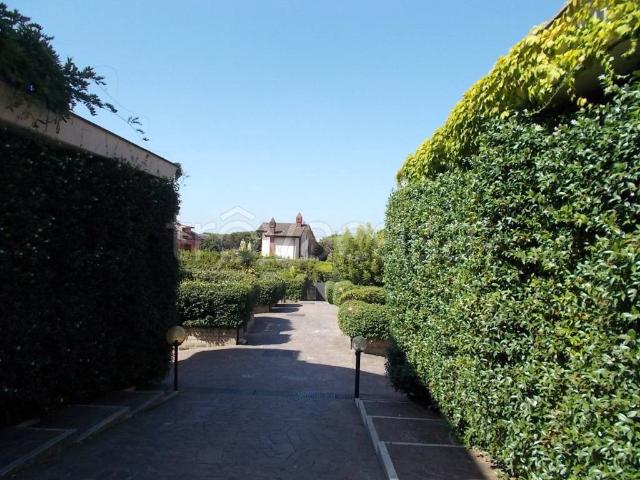 Villa a schiera in affitto a Roma via Callimaco, 24, Axa