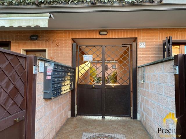 Villa a Schiera in affitto a Roma via degli estense 23, riscaldamento autonomo, parzialmente arredato, ascensore TrovaCasa