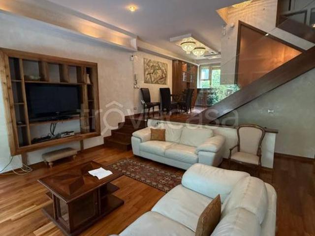 Villa a schiera in affitto a Roma via Giacinta Pezzana, Parioli