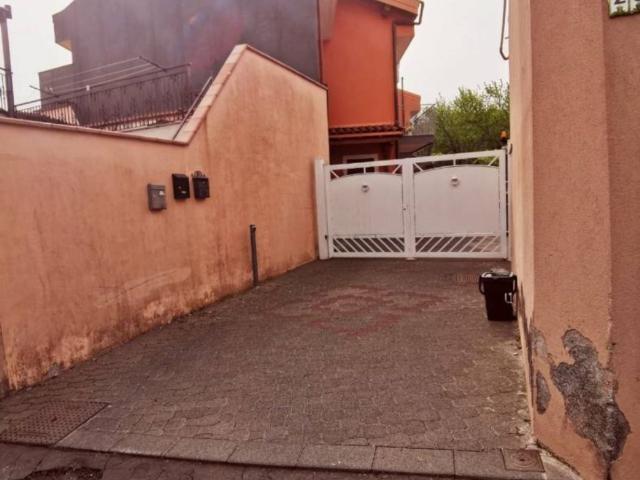 Villa a Schiera in affitto a Sant'Alfio via dei Paoli, non arredato/vuoto, posto auto, terrazzo TrovaCasa