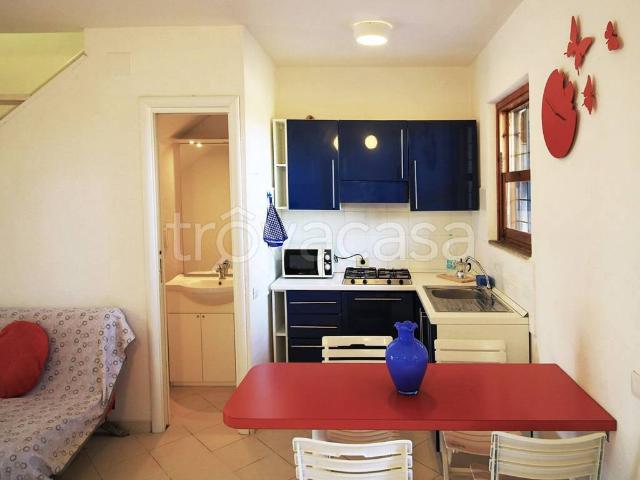 Villa a Schiera in affitto a Tarquinia via della Fattoria Romana, arredato, giardino privato, doppia esposizione TrovaCasa