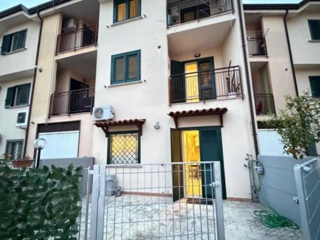 Villa a Schiera in affitto a Teverola via Campanello, non arredato/vuoto, arredato, giardino privato TrovaCasa