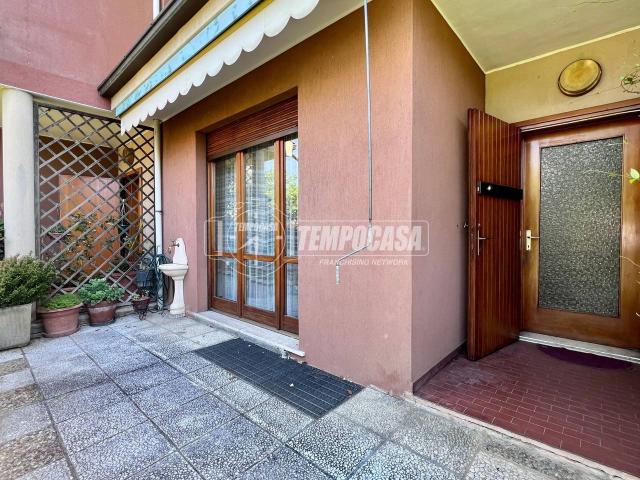 Villa a schiera in affitto a Usmate Velate