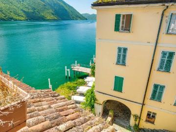 Villa a Schiera in affitto a Valsolda via Statale, arredato, vista lago, caminetto TrovaCasa