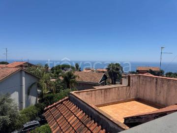 Villa a Schiera in affitto ad Aci Catena via Oliva s. Mauro, 57, non arredato/vuoto, giardino privato, posto auto TrovaCasa