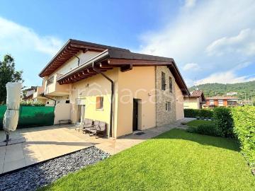 Villa a Schiera in affitto ad Adro via Vittime delle Deportazioni, giardino privato, box, cantina TrovaCasa