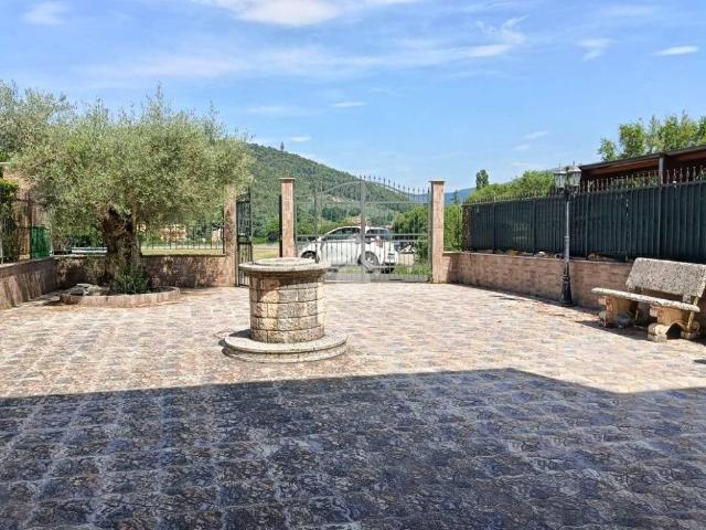 Villa a Schiera in affitto ad Alatri via Madonna della sanità, arredato, giardino privato, box TrovaCasa