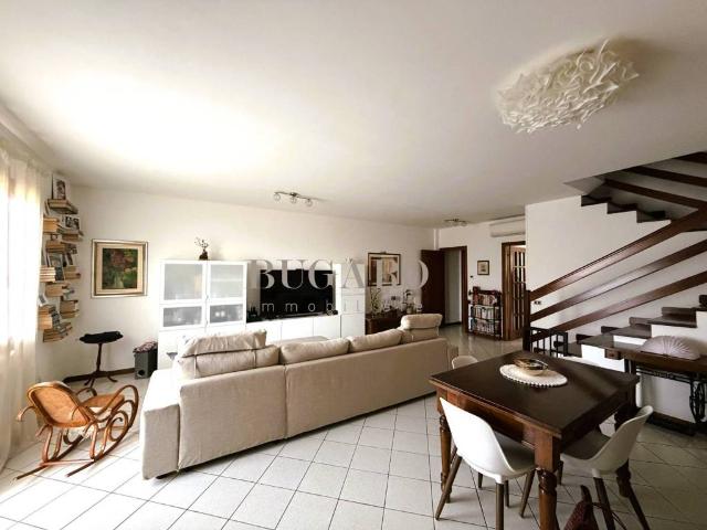 Villa a Schiera in affitto ad Ancona, giardino privato, box, caminetto TrovaCasa