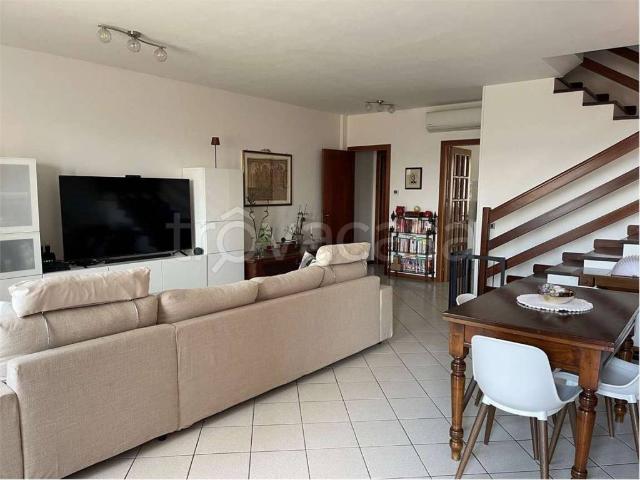 Villa a Schiera in affitto ad Ancona, giardino privato, posto auto, box TrovaCasa