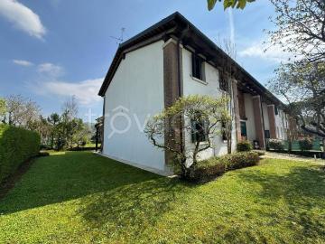 Villa a Schiera in affitto a Vicenza viale Sant'Agostino, giardino privato, posto auto, box TrovaCasa