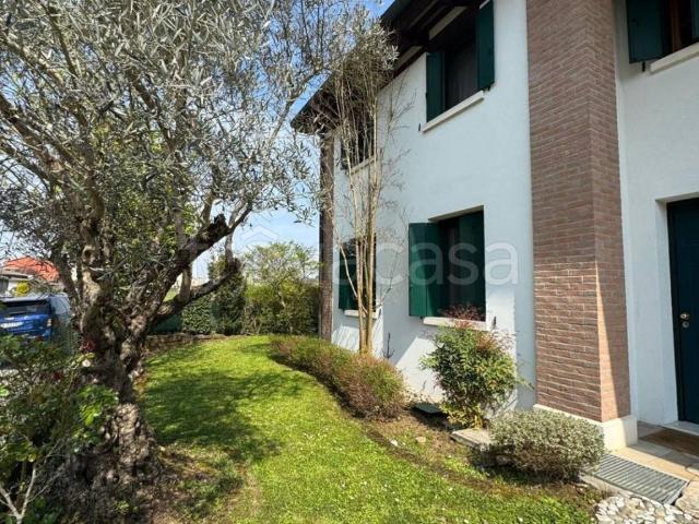 Villa a Schiera in affitto a Vicenza viale Sant'Agostino, giardino privato, posto auto, box TrovaCasa