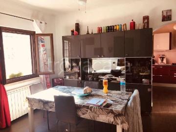 Villa a Schiera in affitto ad Ardea via Pompei, giardino privato, parzialmente arredato, caminetto TrovaCasa