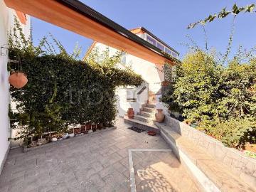 Villa a Schiera in affitto ad Ardea lungomare Tor San Lorenzo, 228, arredato, giardino privato, box TrovaCasa