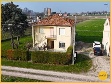 Villa a Schiera in affitto ad Argenta via Castello, 1/2, non arredato/vuoto, giardino, lavanderia TrovaCasa