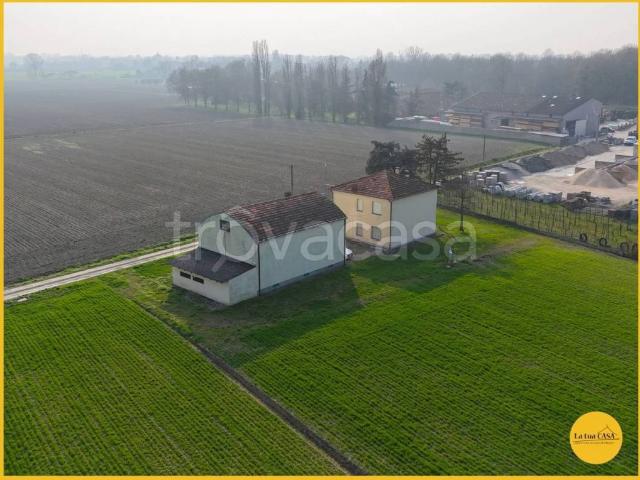Villa a Schiera in affitto ad Argenta via Castello, 1/2, non arredato/vuoto, giardino, lavanderia TrovaCasa