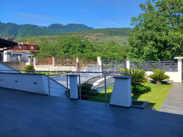 Villa a Schiera in affitto ad Avella avella, non arredato/vuoto, giardino, box TrovaCasa