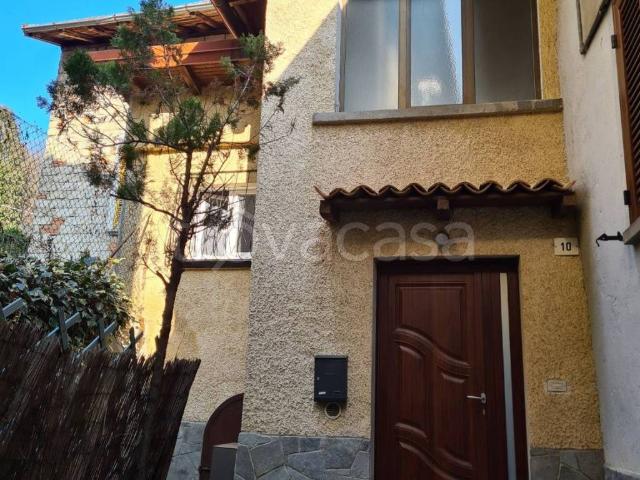 Villa a Schiera in in affitto da privato a Cadegliano Viconago via Ronchetto, 8, da privato, cantina TrovaCasa