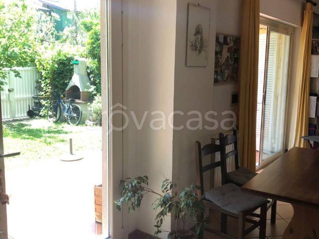 Villa a Schiera in in affitto da privato a Fiumicino via Porto Recanati, 34, arredato, giardino, da privato TrovaCasa
