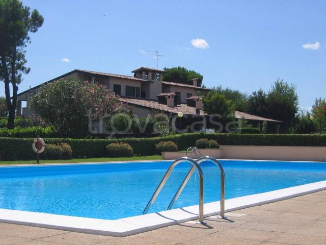 Villa a Schiera in in affitto da privato a Peschiera del Garda strada Provinciale del Frassino, giardino privato, da privato, caminetto TrovaCasa
