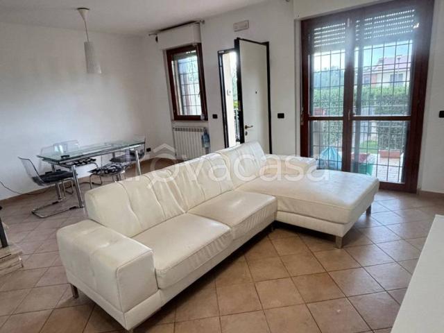 Villa a Schiera in in affitto da privato a Roma via Pier Lorenzo De Vita, 40, da privato TrovaCasa