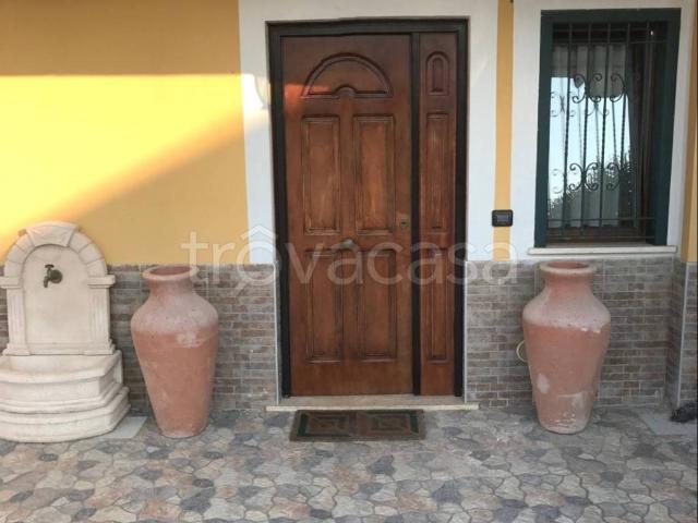 Villa a Schiera in in affitto da privato ad Alatri via Madonna della Sanità, box, da privato, centrale TrovaCasa