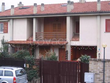 Villa a Schiera in in affitto da privato ad Albano Laziale via Campania, arredato, giardino, posto auto TrovaCasa