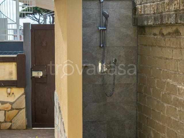 Villa a Schiera in in affitto da privato ad Anzio via Stella, 34, giardino privato, posto auto, terrazzo TrovaCasa