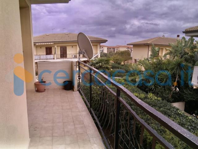 Villa a schiera in ottime condizioni, in affitto in Via Giuseppe Cannizzaro 6, Siracusa