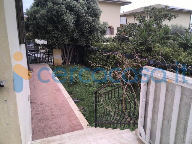 Villa a schiera in ottime condizioni, in affitto in Via Giuseppe Cannizzaro 6, Siracusa
