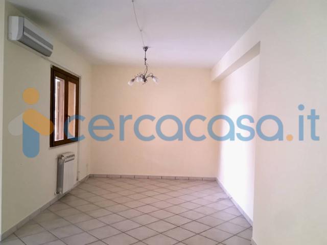 Villa a schiera in ottime condizioni, in affitto in Via Giuseppe Cannizzaro 6, Siracusa