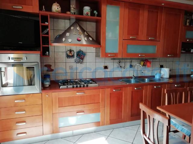 Villa a schiera in ottime condizioni, in affitto in Via Plinio Il Vecchio, Quarto