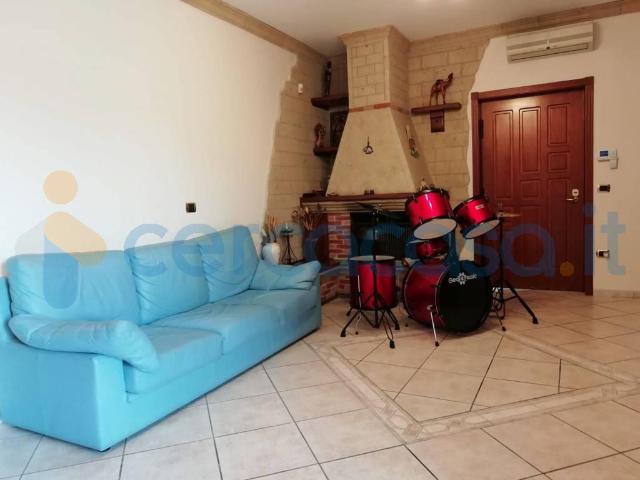 Villa a schiera in ottime condizioni, in affitto in Via Plinio Il Vecchio, Quarto