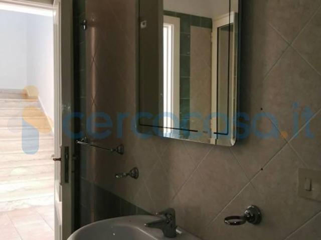 Villa a schiera in ottime condizioni, in affitto in Via Roma, Monte Di Procida
