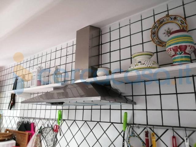 Villa a schiera in ottime condizioni, in affitto in Strada Provinciale Circumlago Di Lucrino, Pozzuoli