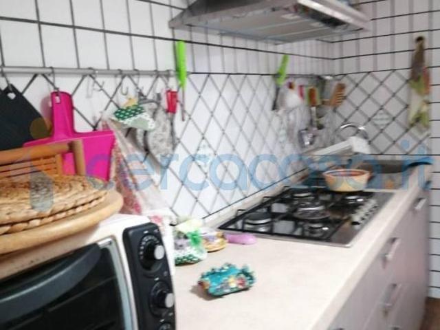 Villa a schiera in ottime condizioni, in affitto in Strada Provinciale Circumlago Di Lucrino, Pozzuoli
