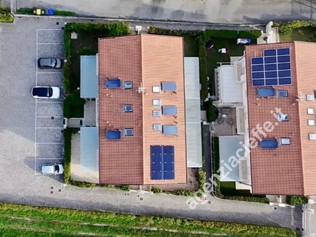 VILLA A SCHIERA in VENDITA a MASSA Marina di Massa di 5 vani