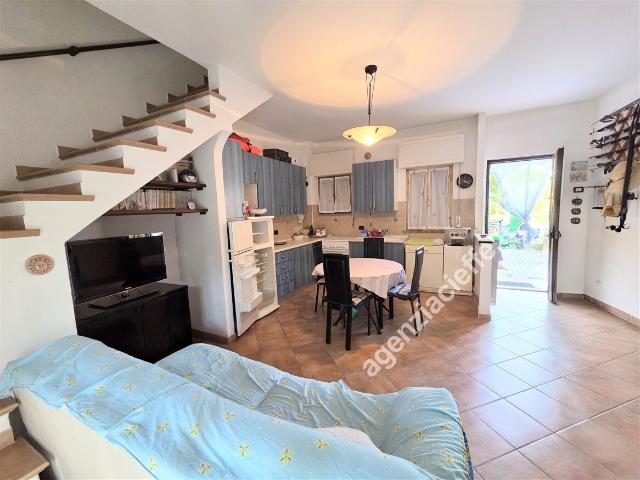 VILLA A SCHIERA in VENDITA a MASSA Marina di Massa di 2 vani