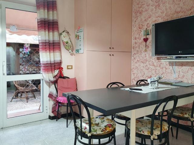 VILLA A SCHIERA in VENDITA a MASSA MARINA DI MASSA di 3 vani