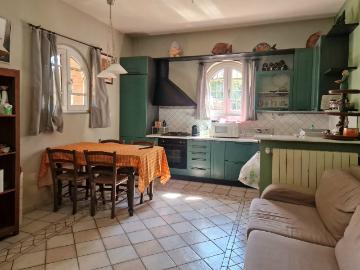 VILLA A SCHIERA in VENDITA a MASSA RONCHI di 3 vani