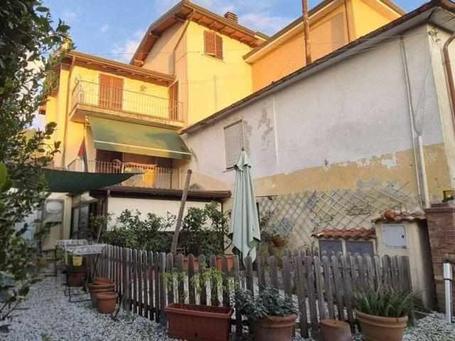 Villa a schiera in vendita a Massa