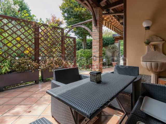 Villa a schiera in vendita a Milano, Quarto Cagnino