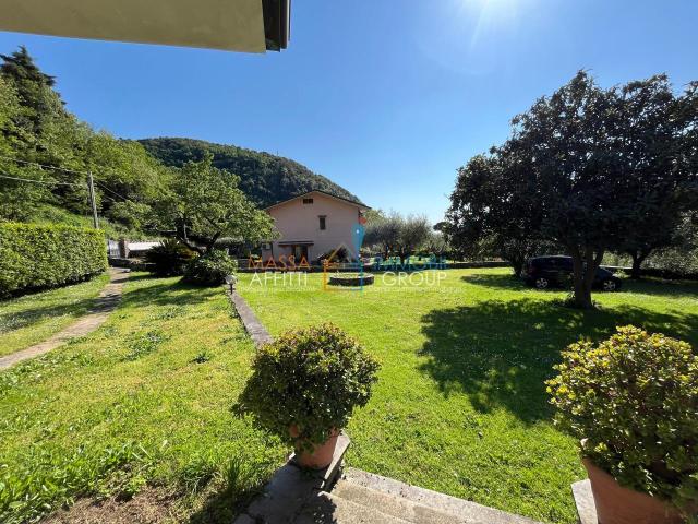 Villa a schiera in vendita a Montignoso