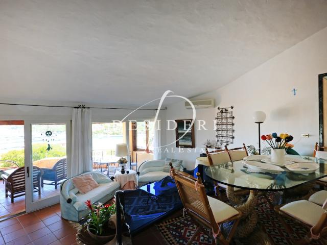 VILLA A SCHIERA in VENDITA a ARZACHENA Marina di Porto Cervo di 8 vani