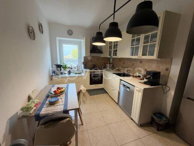 Villa a schiera in vendita a Bernate, Casnate con Bernate
