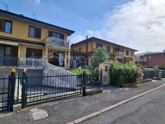 Villa a schiera in vendita a Borgo San Giovanni via Giovanni Falcone