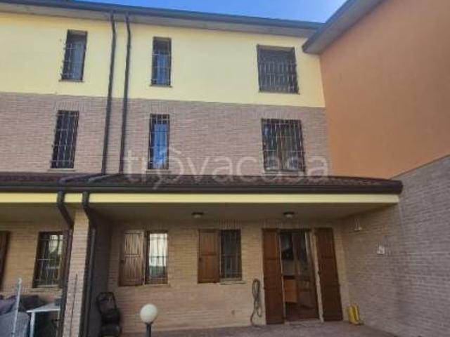 Villa a schiera in vendita a Cadelbosco di Sopra via Fratelli Cervi