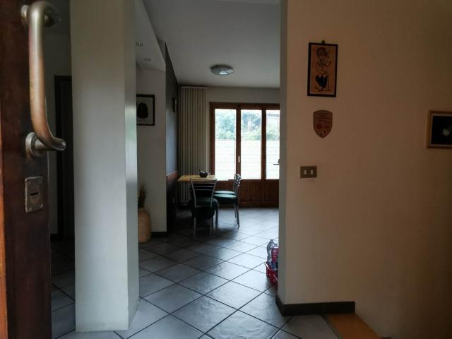 VILLA A SCHIERA in VENDITA a CALENZANO LE CROCI di 5 vani